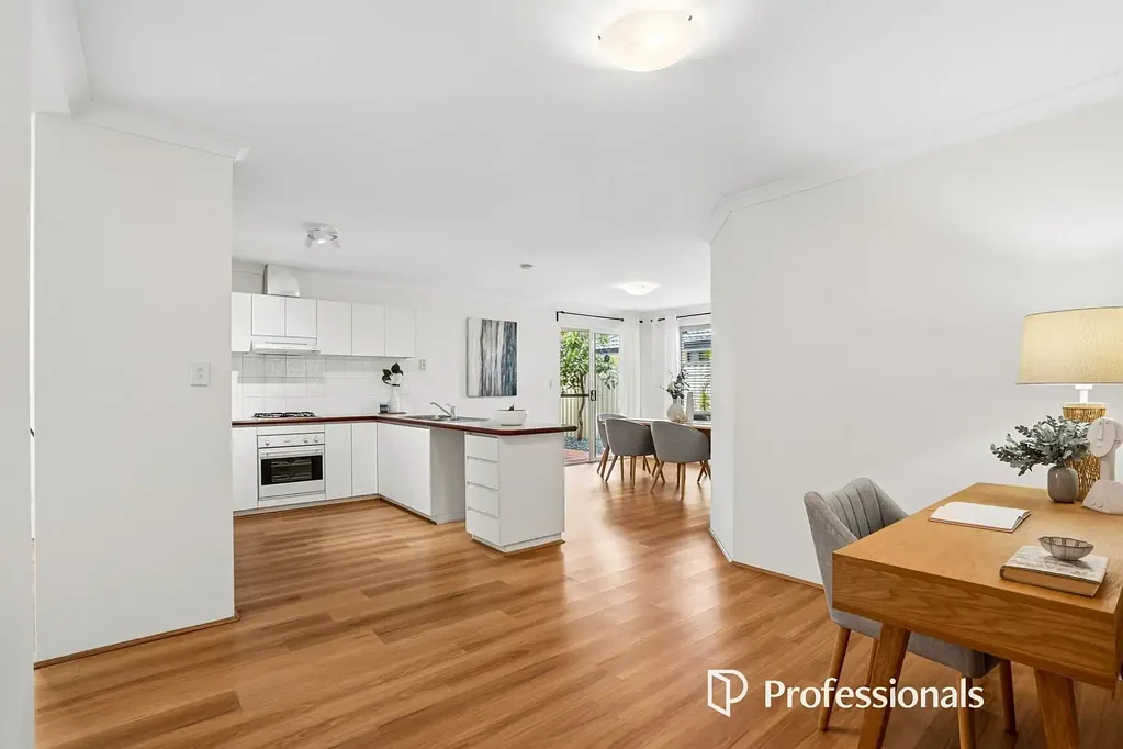 Queens Park 3 Slaapkamer Easy Care Living in a Secure, Central Location