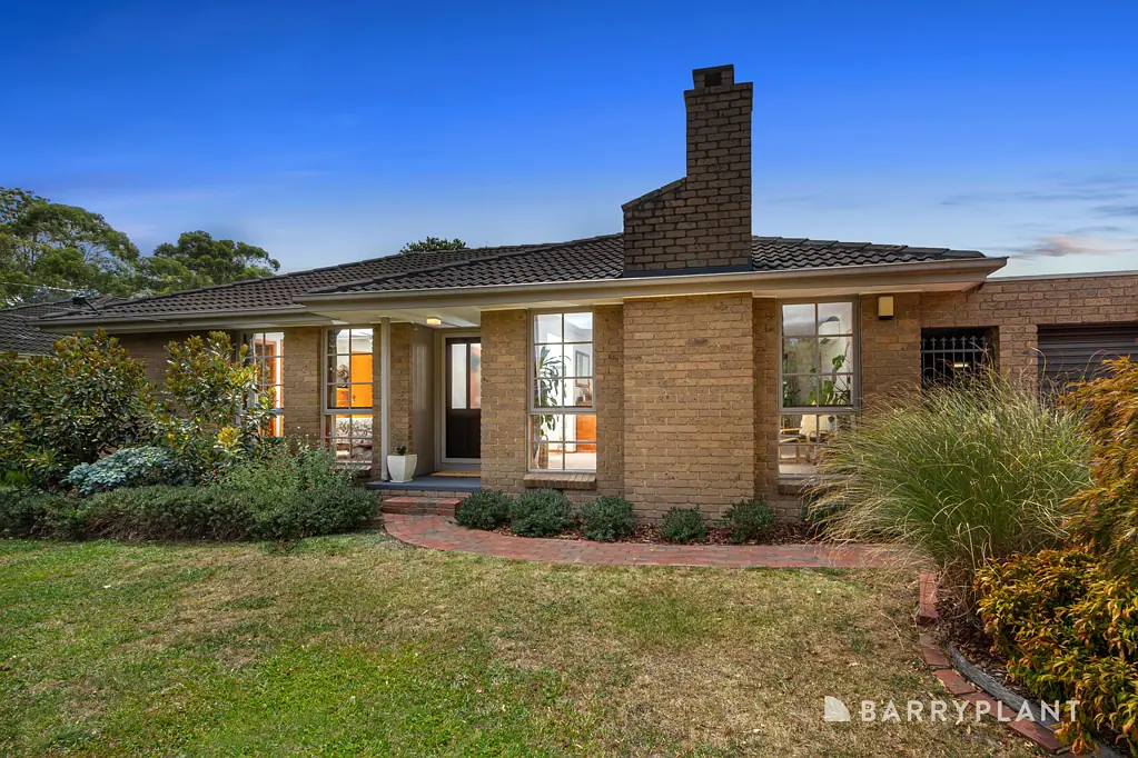 19 Stoneleigh Avenue, Boronia, VIC 3155