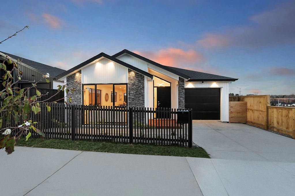 Milldale 4房  Brand-New Home with Park Views