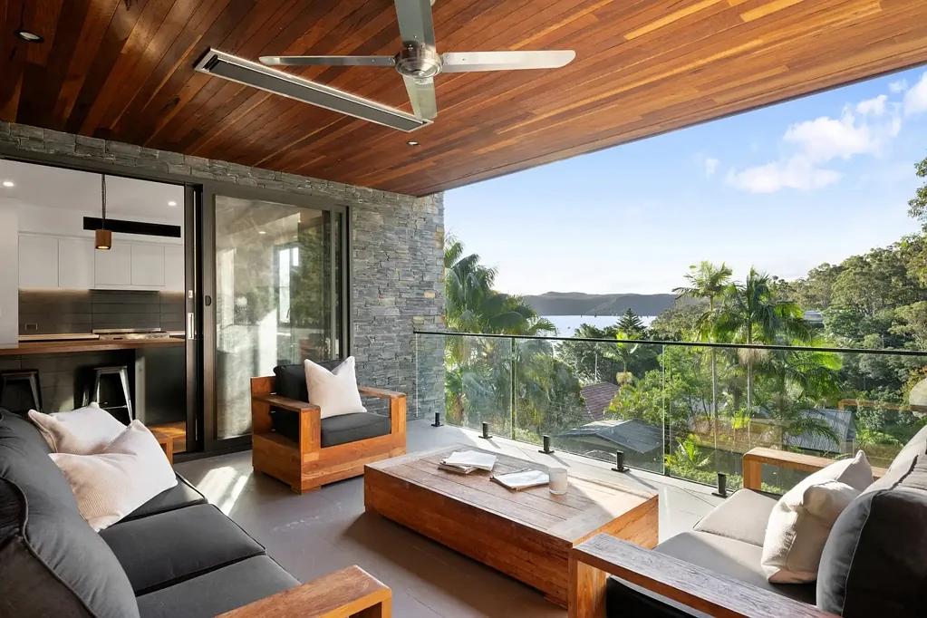 Newport 4房 壮丽水景 4年新宅 现代奢华 博世电器 主卧套房 地暖浴室 蓝带地段 Spectacular Pittwater Views, Effortless Contemporary Luxury