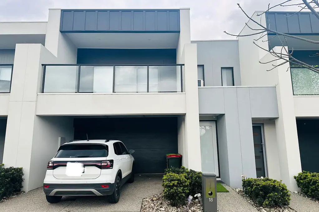 Freshly Updated Home Ready for Easy Living at 18 Lignum St, Craigieburn