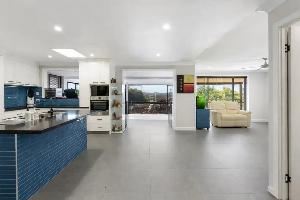 Banora Point 4침실 Exceptional Family Home with Scenic Views in Banora Point