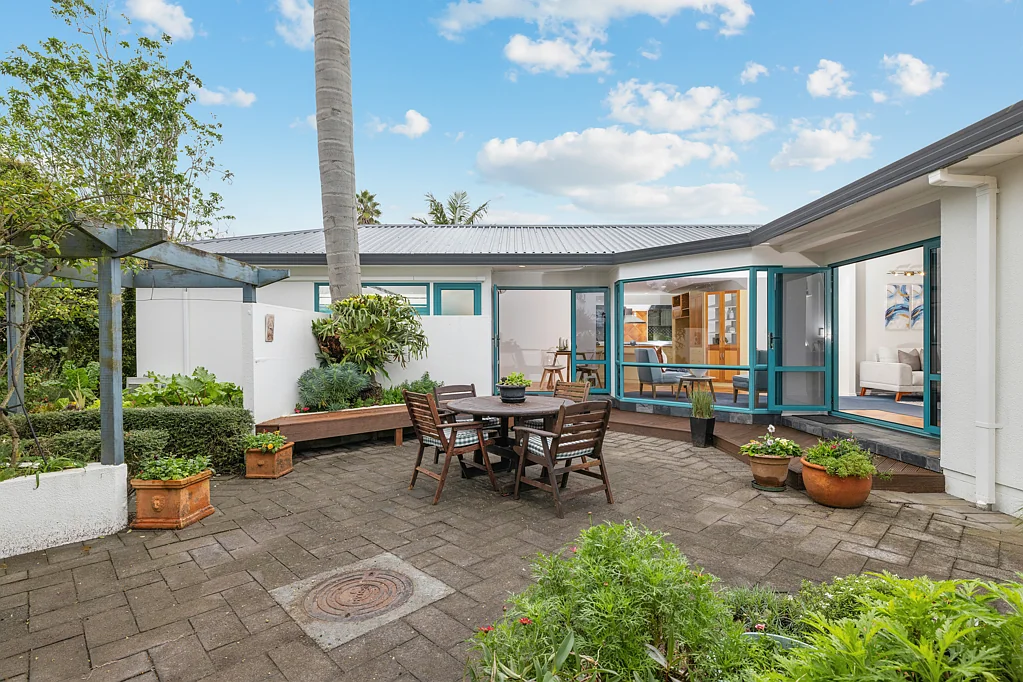 Pukekohe 2Moenga PARK VIEWS & PRIVACY