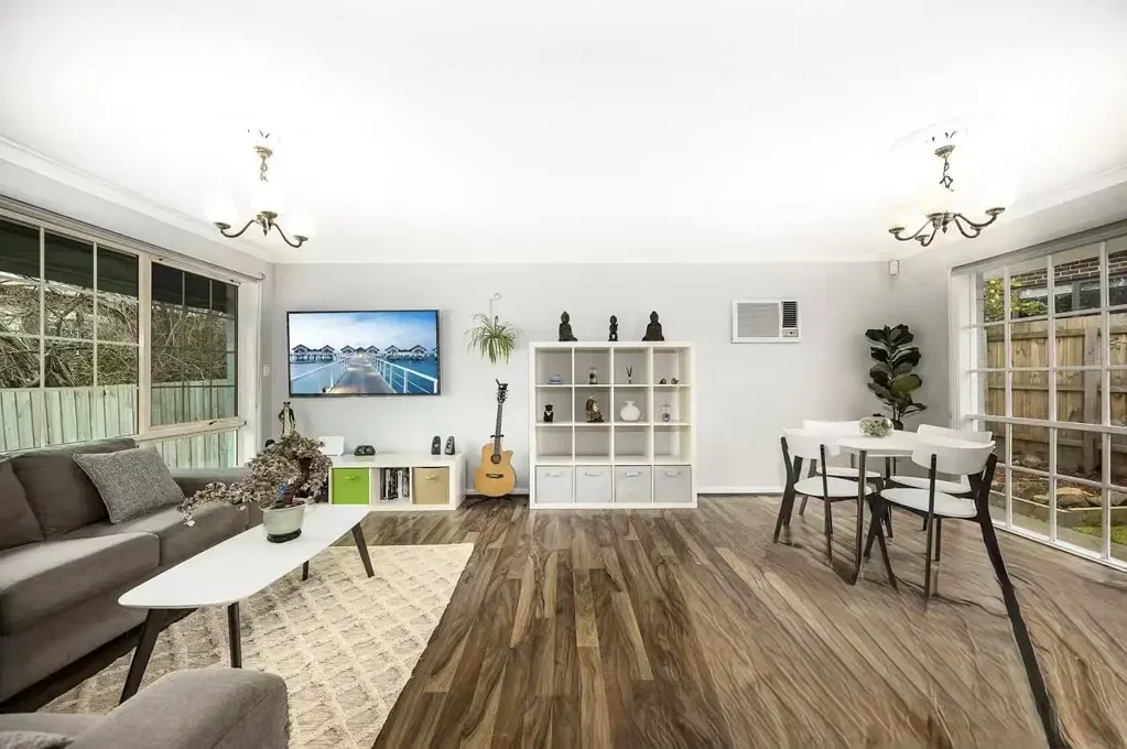 $580/w Renovated Quality Home Great Location Within BWSC School Zone