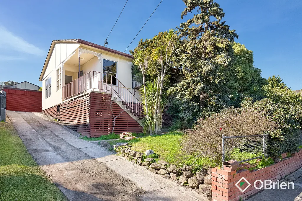 Frankston North 3ਬੈੱਡਰੂਮ Generous block in family-friendly location, offering reno or development potential