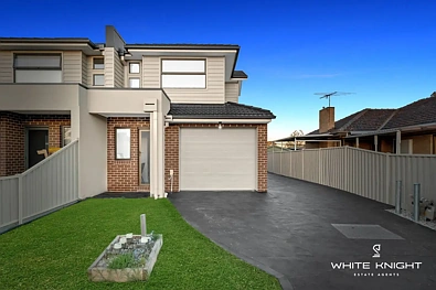 Sunshine North 2 Slaapkamer Modern Comfort & Convenience in Prime Sunshine North Locale!
