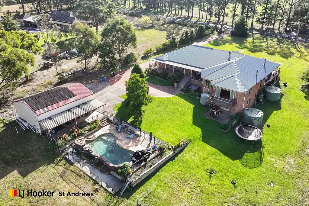 Couridjah 6房  一个在迷人乡村环境中的罕见生活方式机会  A Rare Lifestyle Opportunity in a Stunning Rural Setting