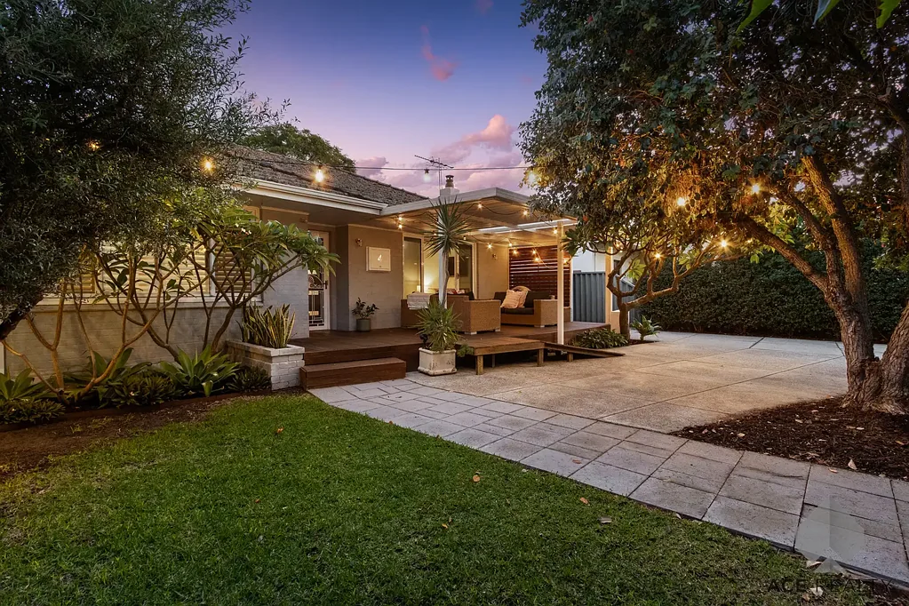 4 Lambert Street, Alfred Cove, WA 6154