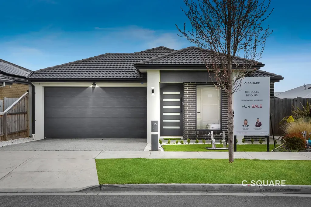 Mickleham 4બેડરૂમ 2 MASSIVE LIVINGS | FULLYUPGRADED |BIG ROOMS | HUGE BACKYARD