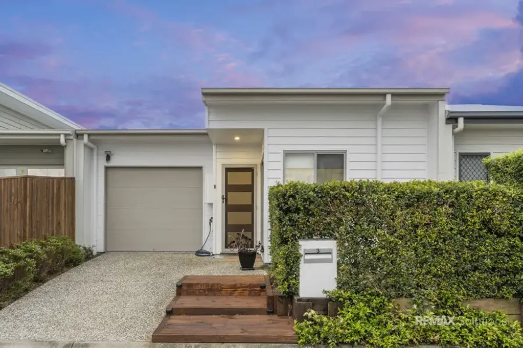 Deception Bay 2房 海滨瑰宝 业主自住 全新厨房 Miele电器 开放式布局 高天花板 自然采光 低维护地块 便捷生活 Your'e the One that I want! Fully Renovated Stunner!