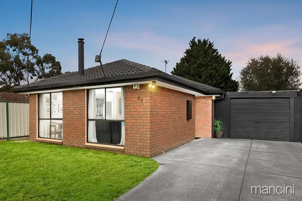 Altona Meadows 3कमरा Family-Owned, Immaculately Maintained and Move-In Ready