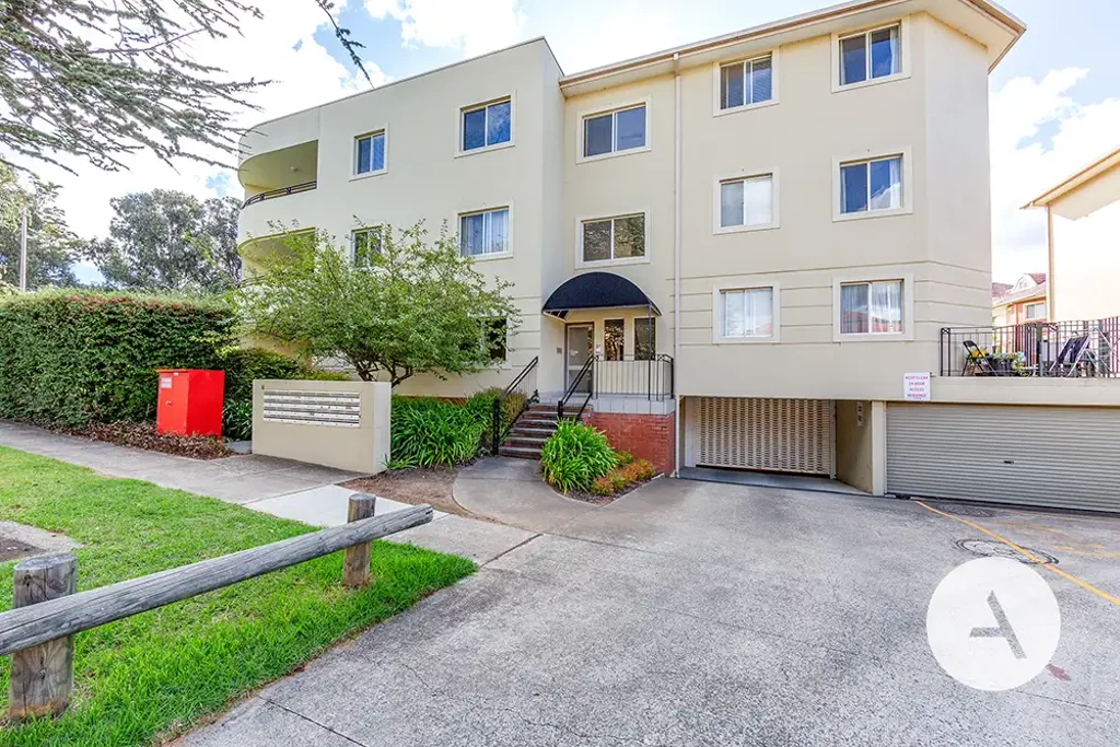 2-Bed Apartment with Private Courtyards in Prime Forrest Location