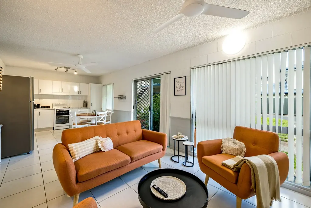 Cairns North 2房  Ground Floor 2 Bedroom Apartment. Ready to Move In!