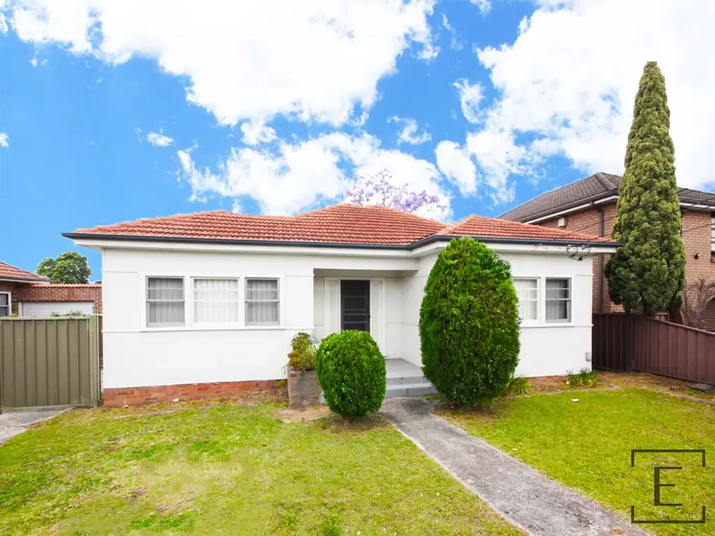 DELIGHTFUL FAMILY HOME!