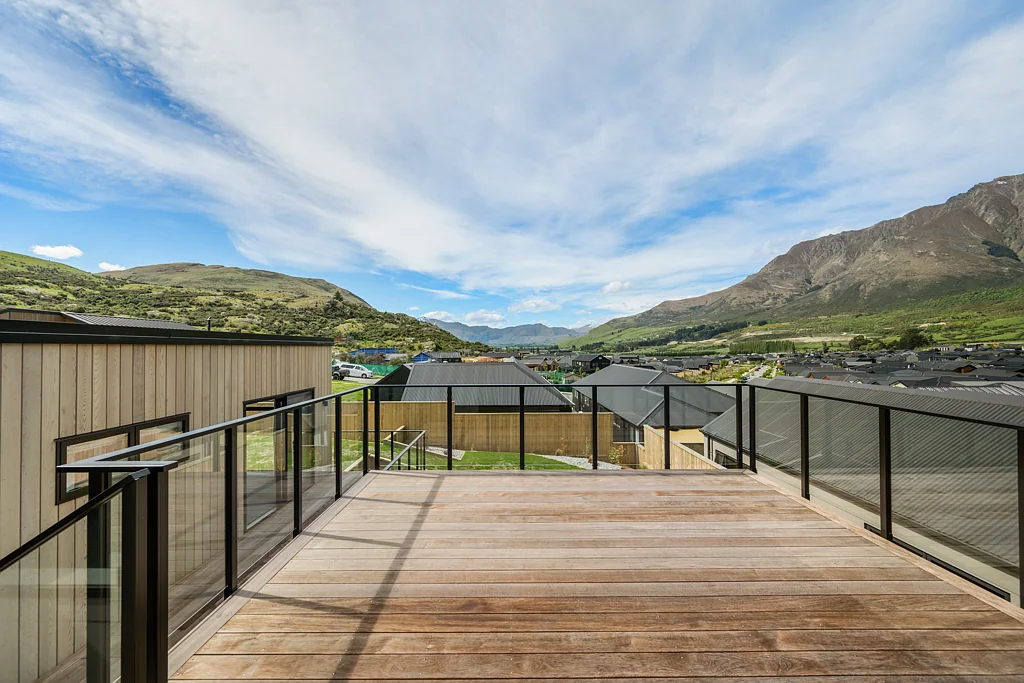 Jacks Point 4房  Elevated Family Home with Stunning Views