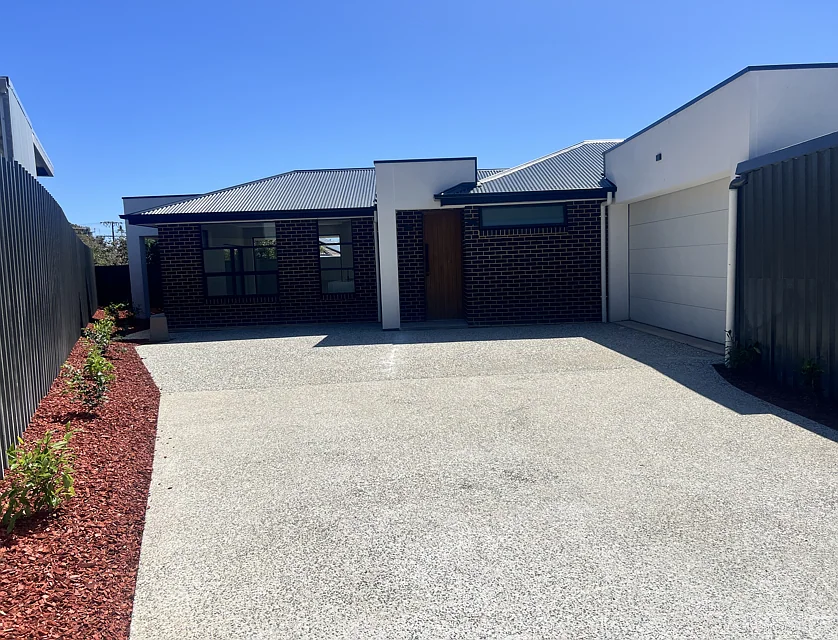 2/15 Ringwood Road, Morphett Vale, Southern Adelaide, 3 कमरे, 2 बाथरूम, House