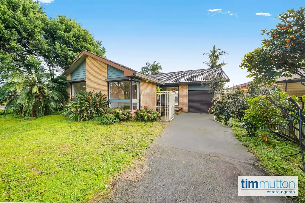 10 Goolagong Ct, Milperra, NSW 2214