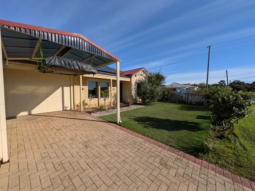 Centennial Park 4房  Exceptional layout, centrally located home suited to all buyers