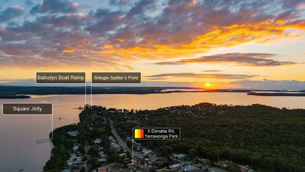 Yarrawonga Park 3Kwarto Morisset Peninsula Position with Water Views & Renovation Potential