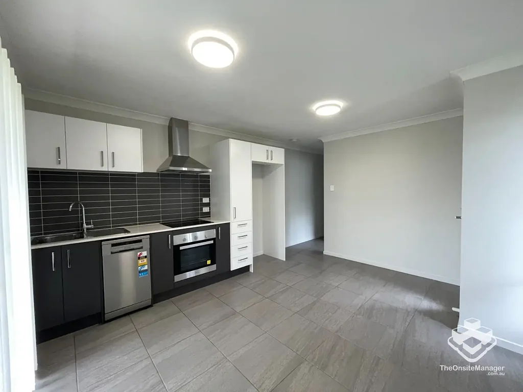 Modern 2 Bedroom Home Water Included