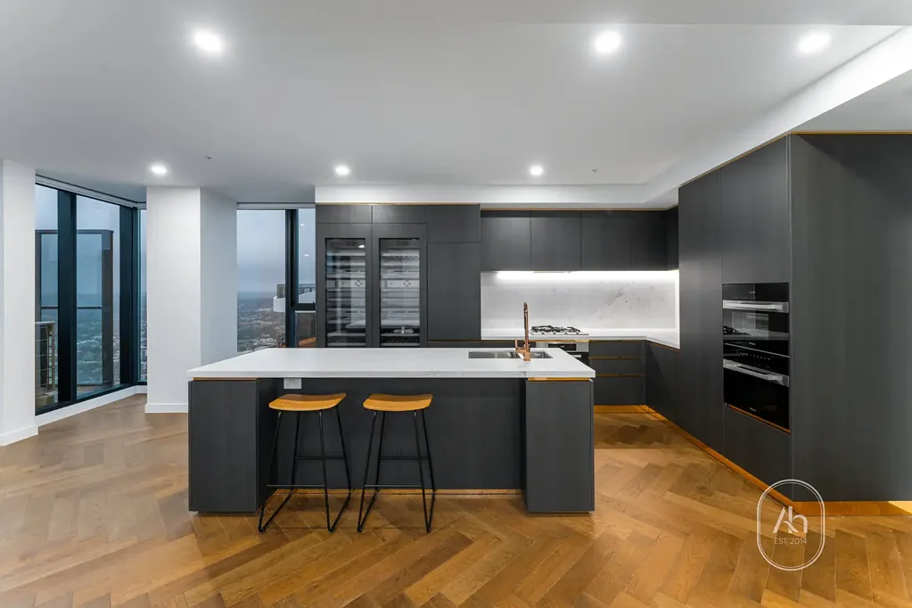Luxury Sky-High Living – 3 Bedroom with Study with Stunning Views