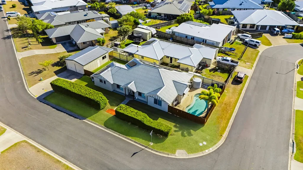 Calliope 4침실 Spacious Four Bedroom Home with Pool and Shed