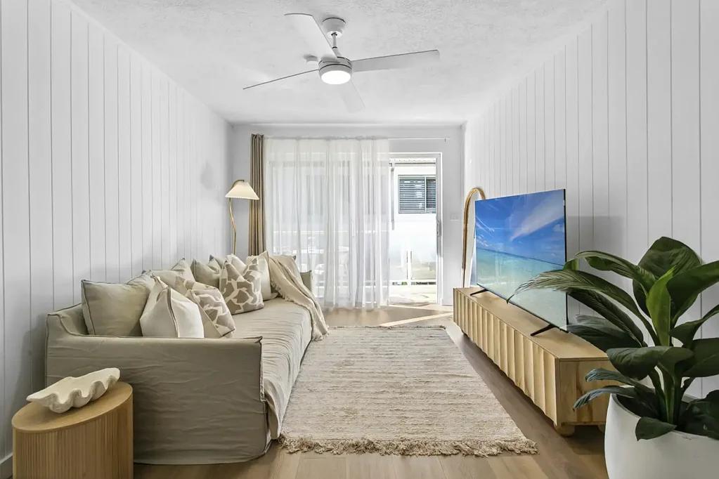 Dee Why 2غرفة نوم Beautifully reimagined beachside living in boutique block