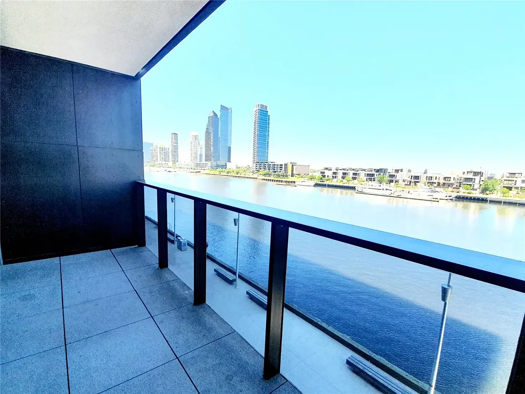1 Collins Wharf: One Bedroom Apartment with Stunning Views!