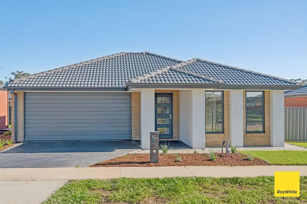 Modern Family Living in a Peaceful Huntly Location
