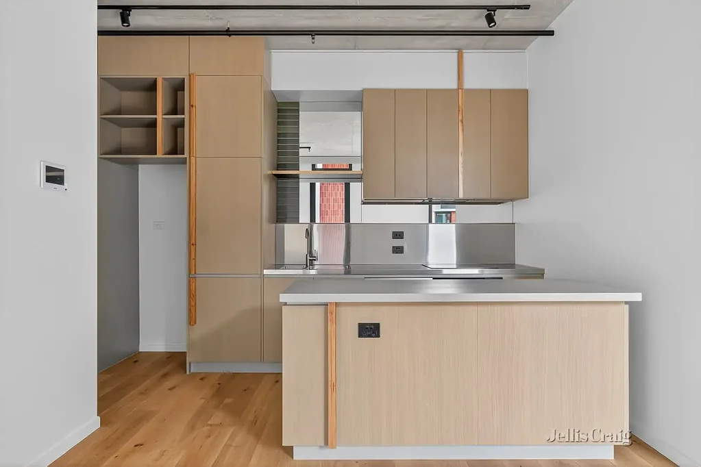 Merri Apartment - Light-Filled Two-Bedroom with City Views