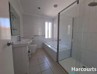 4 Gatehouse Parade, Cranbourne East, South East Melbourne, 3 phòng ngủ, 2 phòng tắm, House