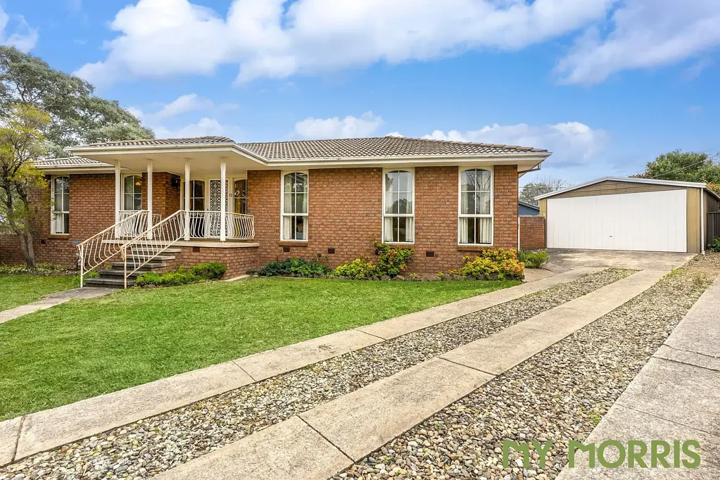Kambah 3房  Parkland On One Side. Potential On The Other.