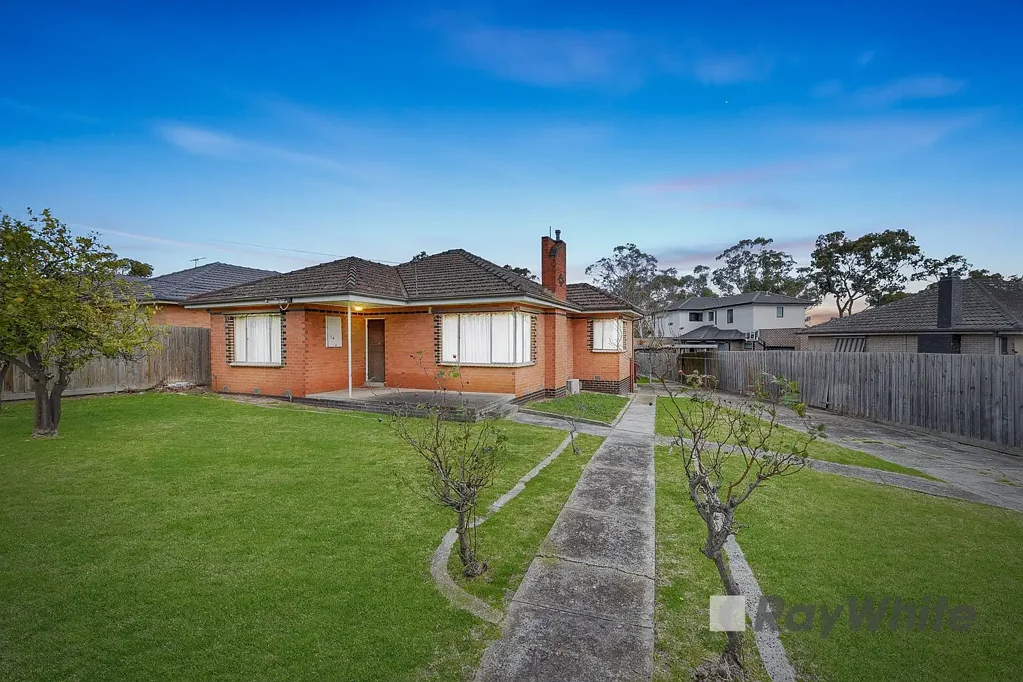 Dandenong 3ਬੈੱਡਰੂਮ PRIME LOCATION WITH ENDLESS POTENTIALS!!