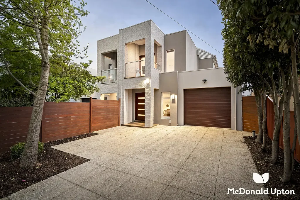 Aberfeldie 4 Bedroom Cultured Comfort in Affluent Aberfeldie
