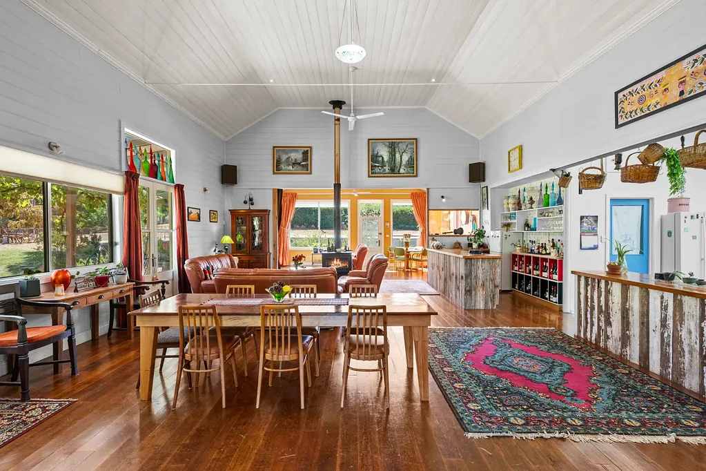 Strathbogie 4Moenga Versatile Property with Business Potential