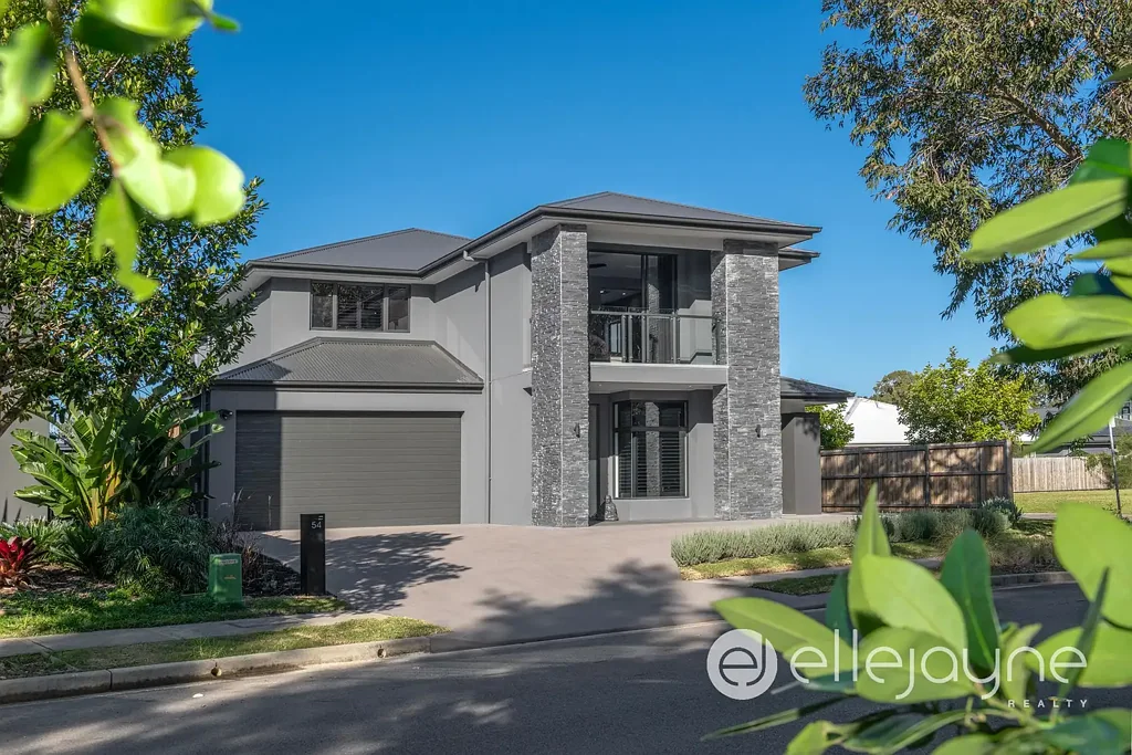 Morisset Park 5房  SOPHISTICATED FIVE-BEDROOM METRICON STUNNER IN EXCLUSIVE TRINITY POINT ESTATE – LAKE MACQUARIE