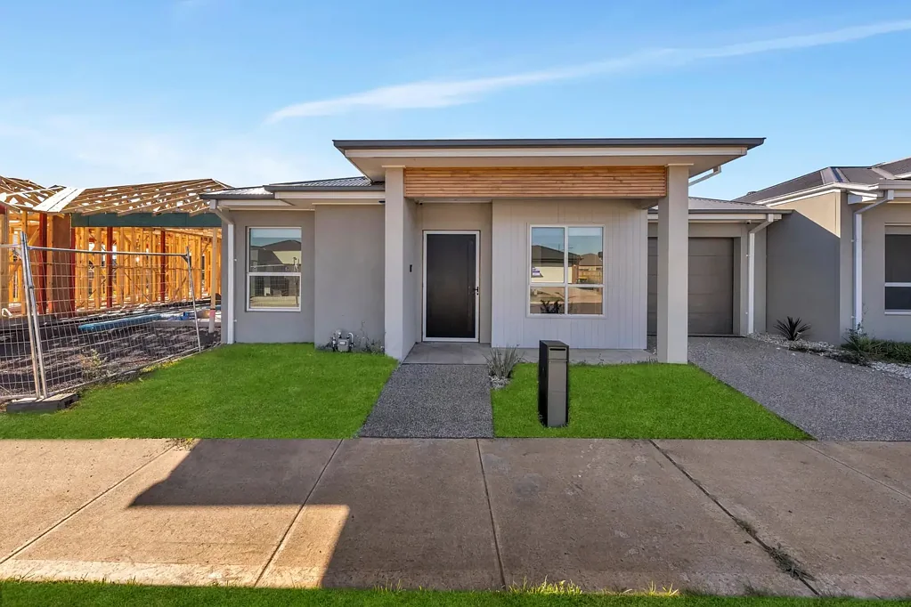 Spacious, Stylish and Designed for Family Living Home!