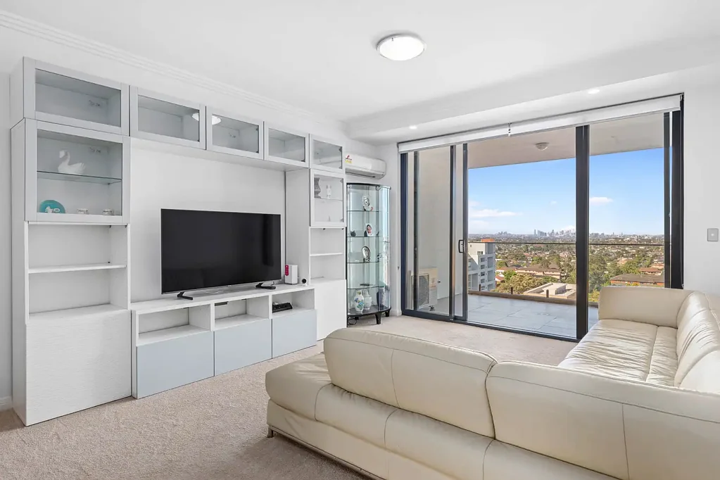 Hurstville 3部屋 North-Facing Luxury with City Views and Unmatched Convenience