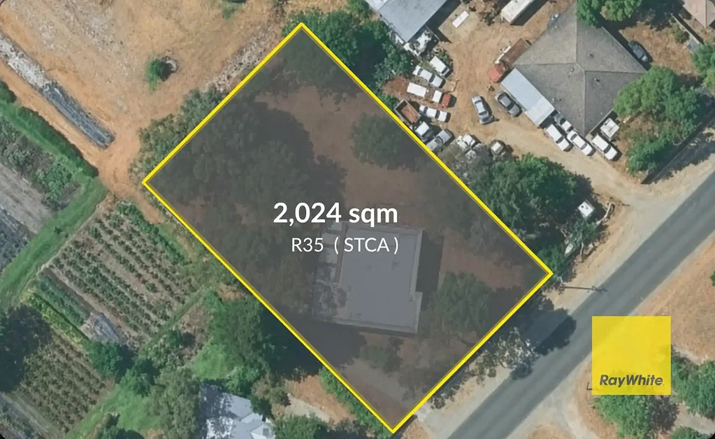 Haynes 4غرفة نوم Prime Development Site with Renovated Home