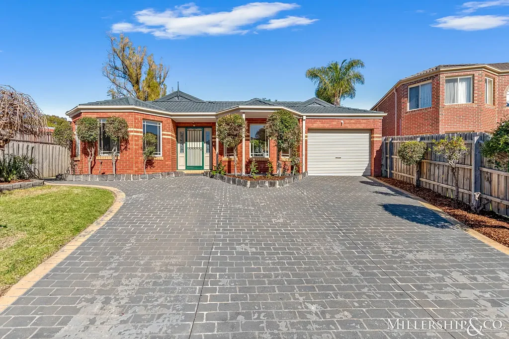 Mill Park 4 Bedroom Beautifully Renovated Family Home In a Court Location.