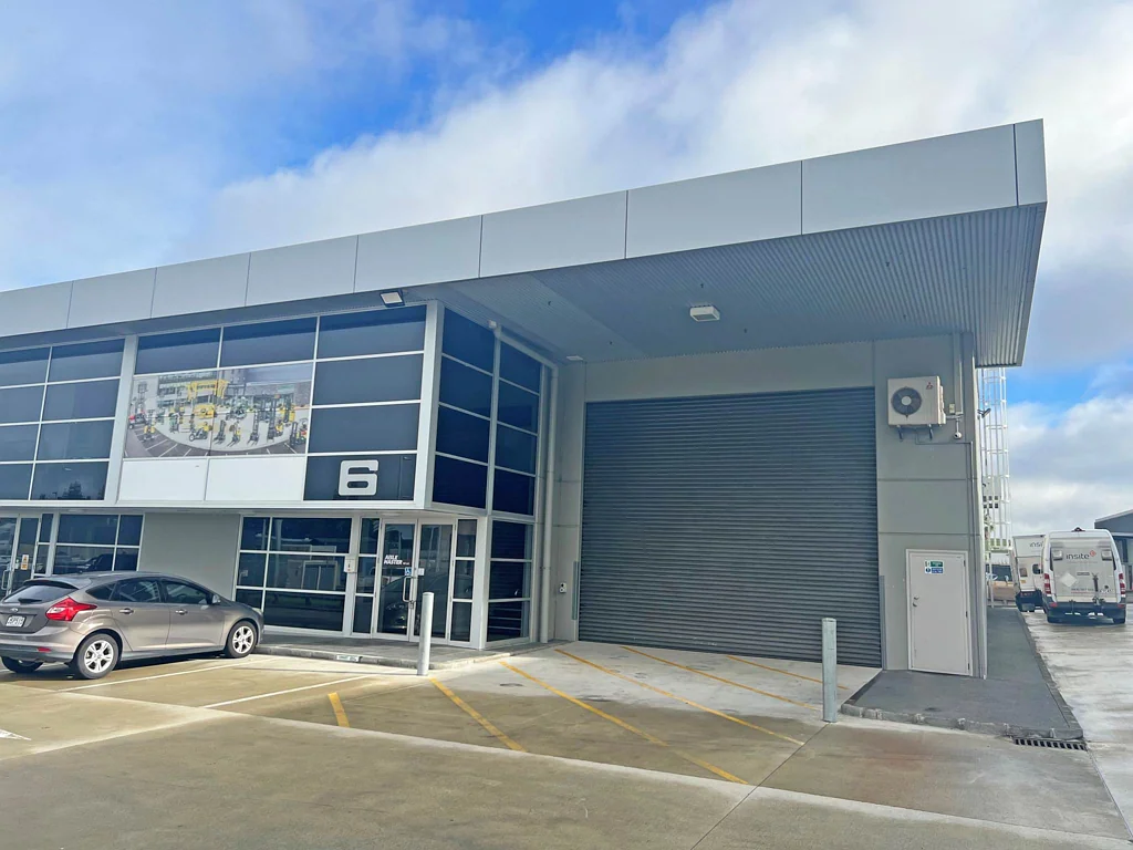 East Tamaki PREMIUM A-GRADE CORNER WAREHOUSE