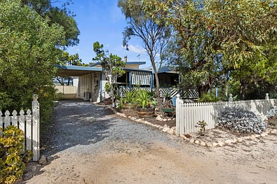 Thompson Beach 3Moenga Charming Fully Furnished Seaside Retreat