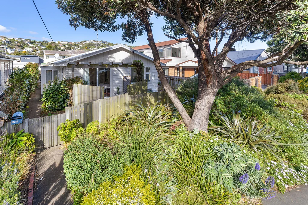 Miramar 2 Slaapkamer Sunny 2 Brms, double glazed.  All at your doorstep