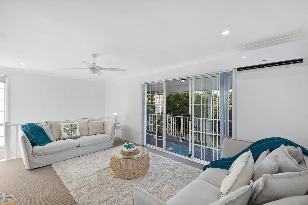 Gorokan 2 Bedroom Lakeside Lifestyle with a Stunning Modern Makeover