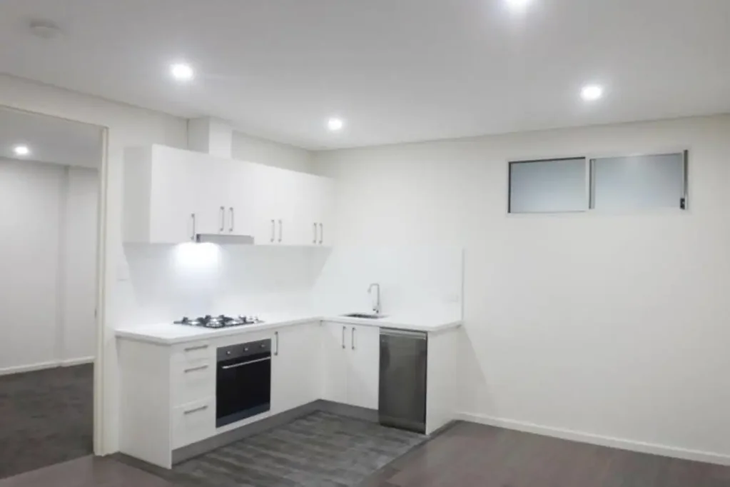 Modern 1 Bedder & Secure & Quiet & 5-Mins Walk to Train Station & Close to MQU & Epping School Catchment & Cost-effective Price