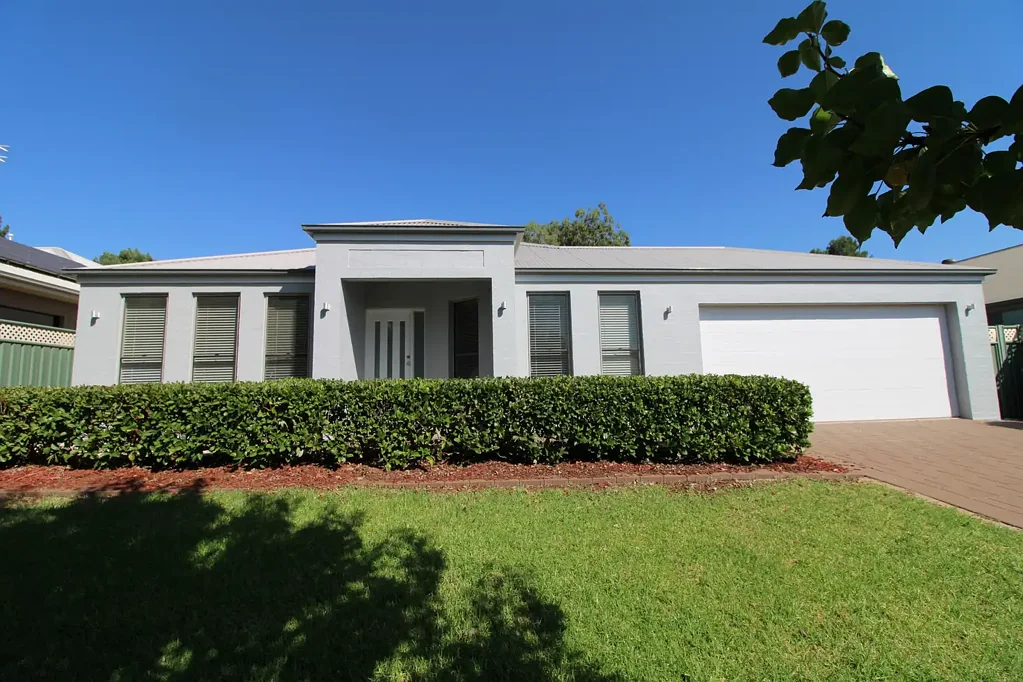 38 Cypress Point Drive, Dubbo, NSW 2830