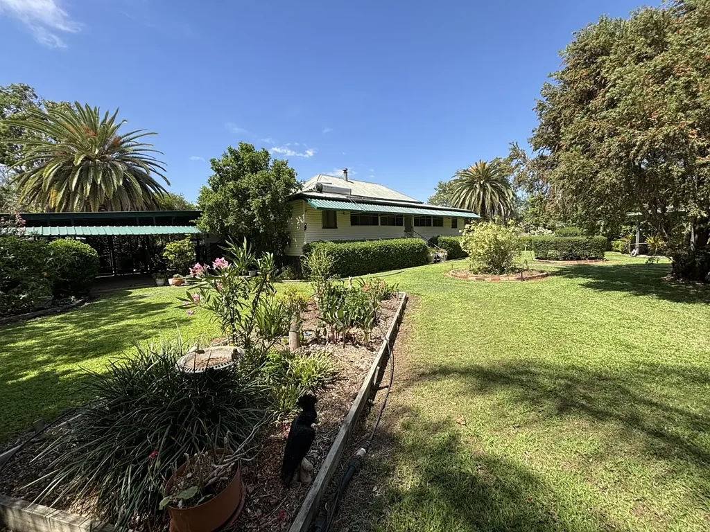 Yelarbon "Broadwater" featuring Macintyre Brook frontage