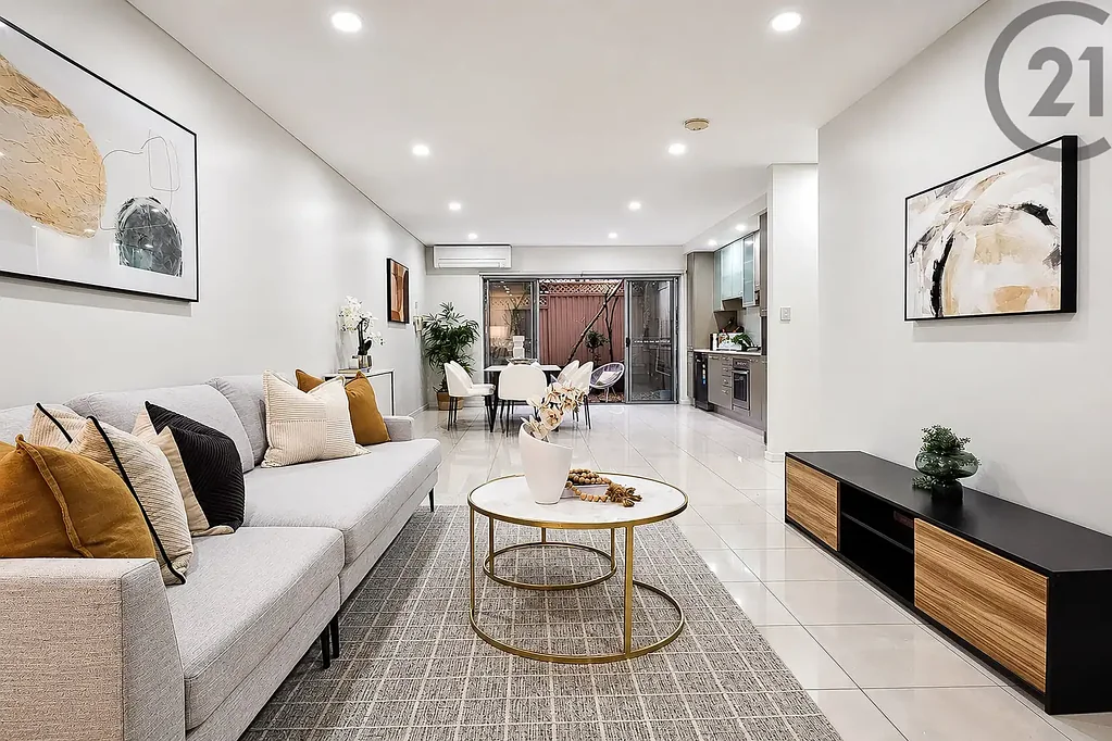 Hurstville 3ห้องนอน Spacious Family Townhouse with Superb Outdoor Entertaining & District Outlooks