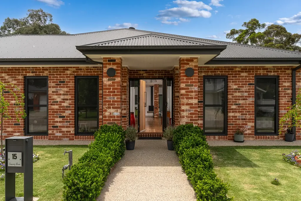 15 Fairway Drive, Waldara, VIC 3678