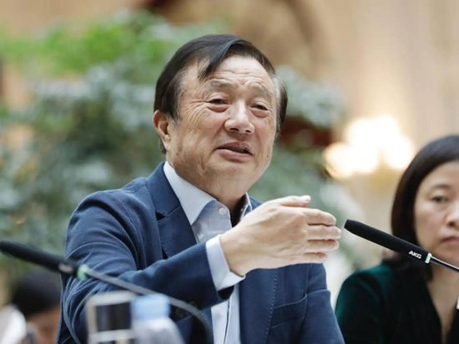 任正非:华为考虑向苹果等竞争对手销售5G芯片